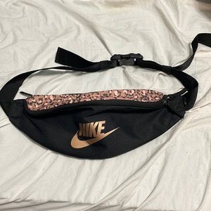 Nike cheetah Fanny pack